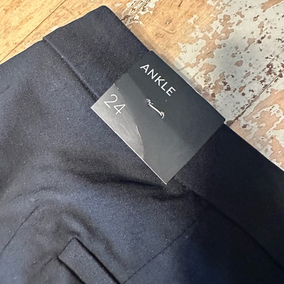 NWT Sz 24 Ankle Black Staple pant! Super stretchy & comfy - Picture 6 of 10